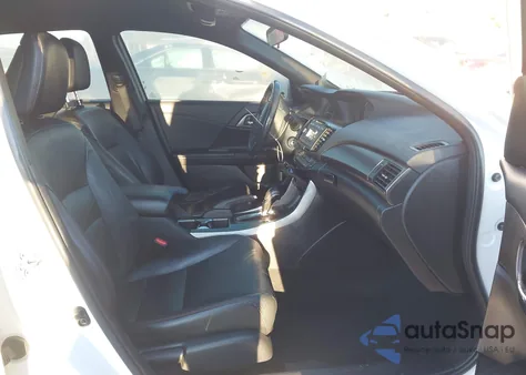 2017 Honda Accord Sport Se z USA, uszkodzony, nr VIN 1HGCR2F13HA273326